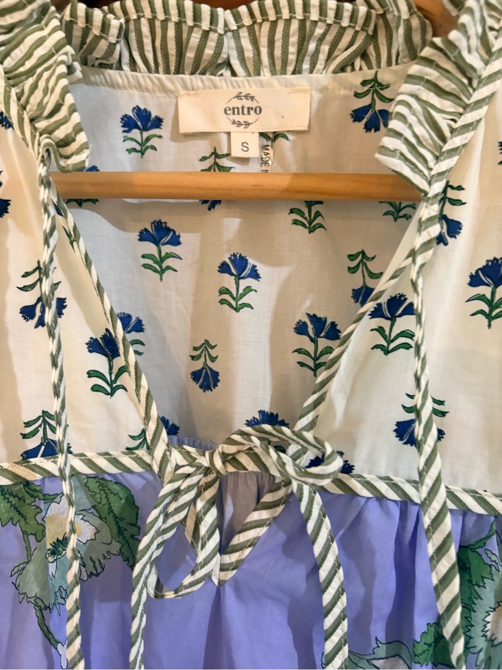 NWT Entro Floral Tie-Neck Ruffled Yoke Blouse in Light Blue size small # 1248 - Picture 3 of 5